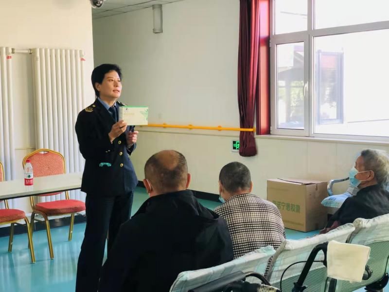 老人们|重阳节前 昌平区市场监管局走进敬老院送关爱