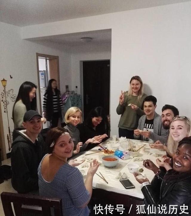 奇葩|当中国的饺子遇到吃饺子的老外,各种奇葩的吃法真的长见识了!