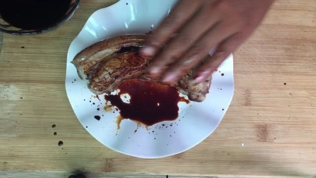  扣肉又出新做法了，步骤和配方都告诉你，饭店都吃不到的美味