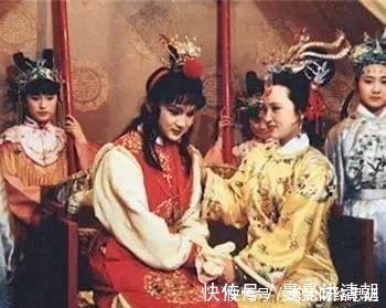 曹雪芹!为何贾母不给林黛玉过生日?王熙凤一番醋话,原因直指薛宝钗