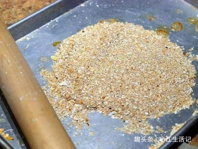 水杨酸|给花卉换盆时,底下垫点“小玩意”,不烂根,营养高,比施肥强!