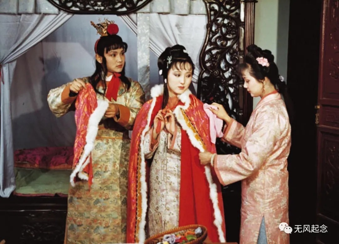 吴世昌$宝玉让黛玉喝合欢花酒,为何宝钗跟着也要喝?琢磨后竟是百般滋味