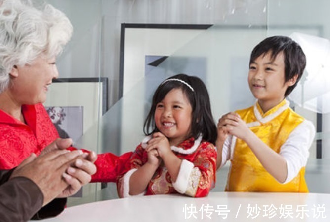 父母|过年别只给压岁钱,有两样东西也得给孩子,这两个点给最好