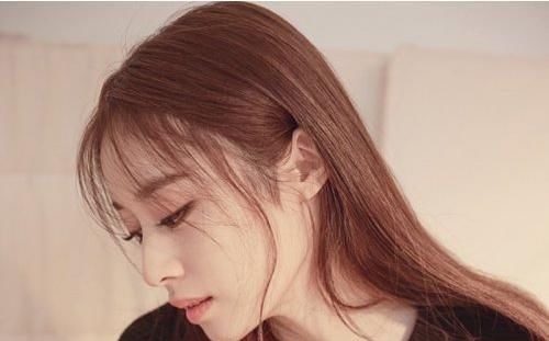 大头 头大女孩都在想留什么发型显脸小,女孩子大脸大头需要发型拯救