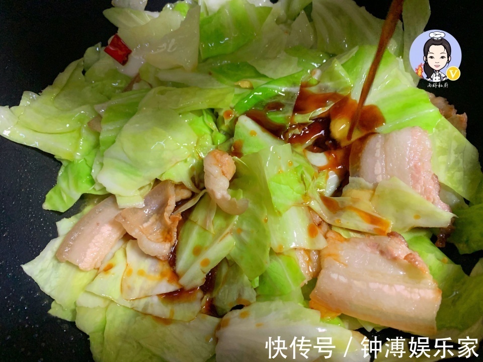 调味汁|炒包菜时，别直接下锅炒，掌握1个诀窍，包菜又香又脆不出水！