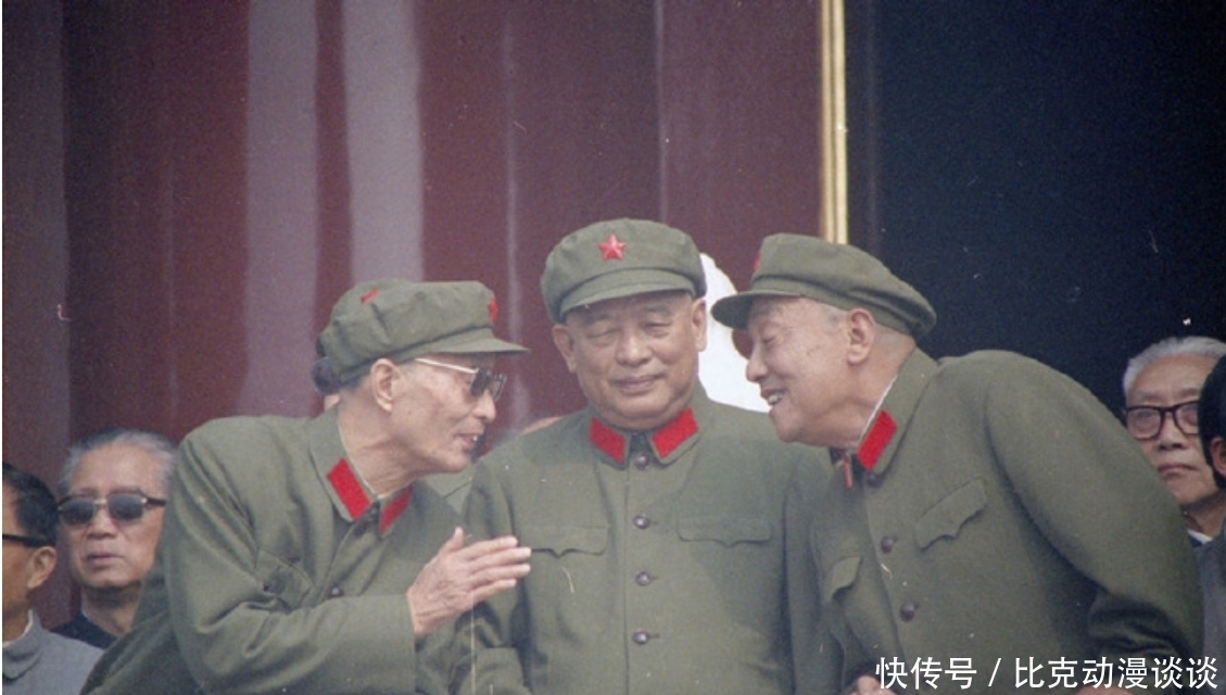 双拐|彭老总病重住院，这位上将拄着双拐去探望，哨兵呵斥他，不让进门