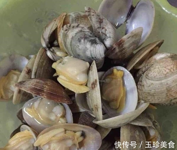 炒花甲怎么才能做出鲜味又没沙子?海边人教你正宗做法,巨赞!