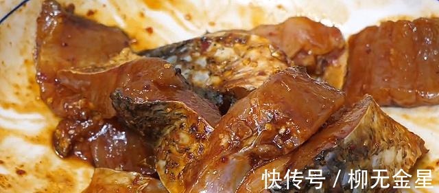 秋天要多吃鱼,教你懒人做法,用料简单味道香,上桌汤汁都不剩!