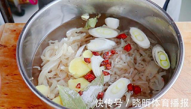 江一舟|想吃猪皮冻不用买,手把手教你在家做,皮冻劲道q弹,不腥不臭