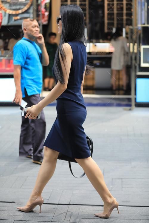 什么样的连衣裙优雅大气，时尚简约，快来看看这套穿搭吧！