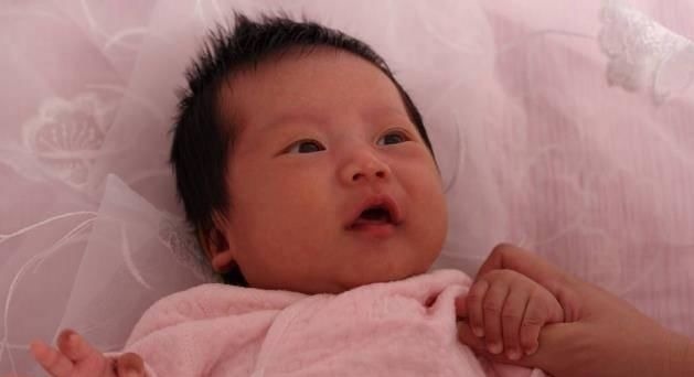 妈妈|孩子出生后多久能认出妈妈宝宝有这4个表现时,可能是认出你了