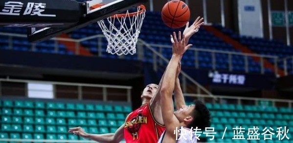 內(nèi)線(xiàn)|馬布里25次失誤恐遭連敗，楊鳴禁區(qū)碾壓深圳隊(duì)邱彪無(wú)力回天！