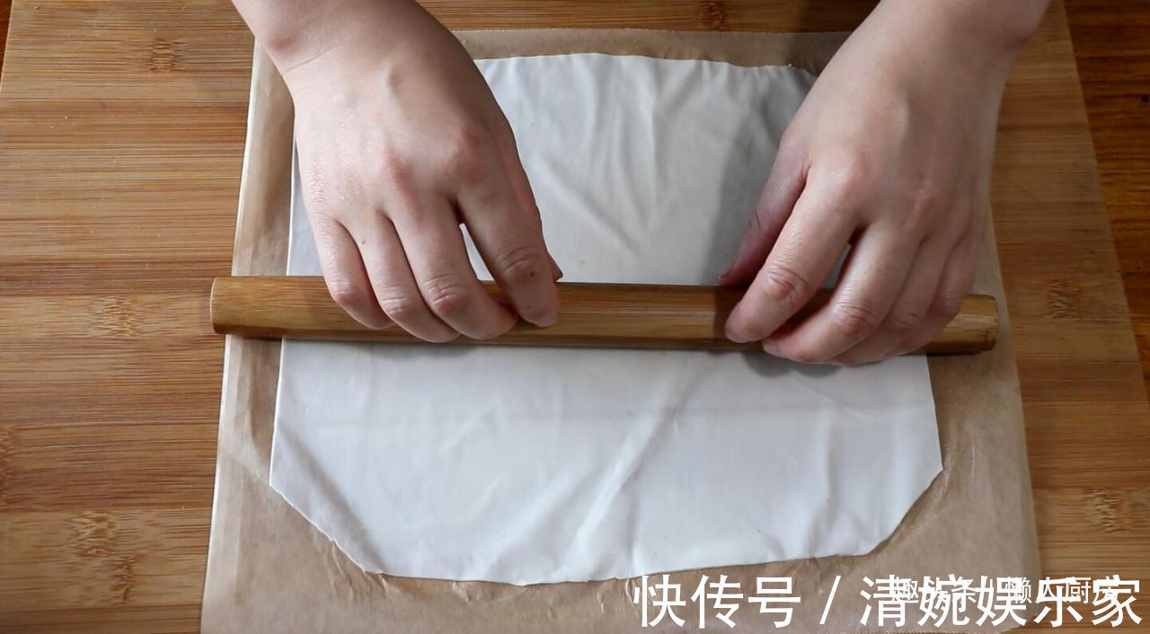 薄饼|别给孩子买薯片吃了,教你薄饼的新做法,不用油炸,比薯片还酥脆