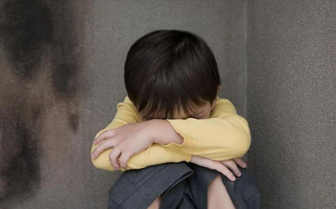 自信|孩子自信还是自卑?取决你的这些做法!父母要注意自己的言行