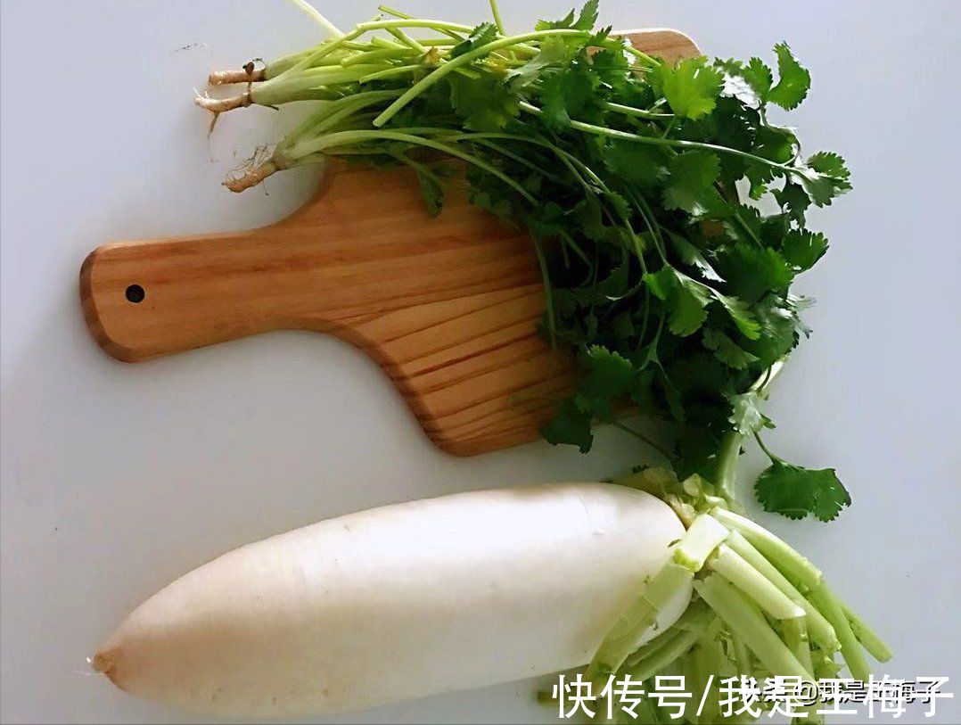 天冷了,吃土豆山药不如吃萝卜,炸成丸子特香,比肉还美味