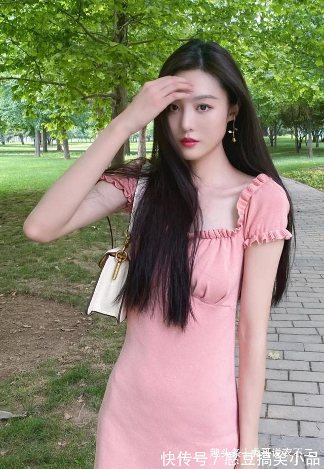 粉色 谁说粉色“老气”其实百搭又耐看,这么穿简直美呆了