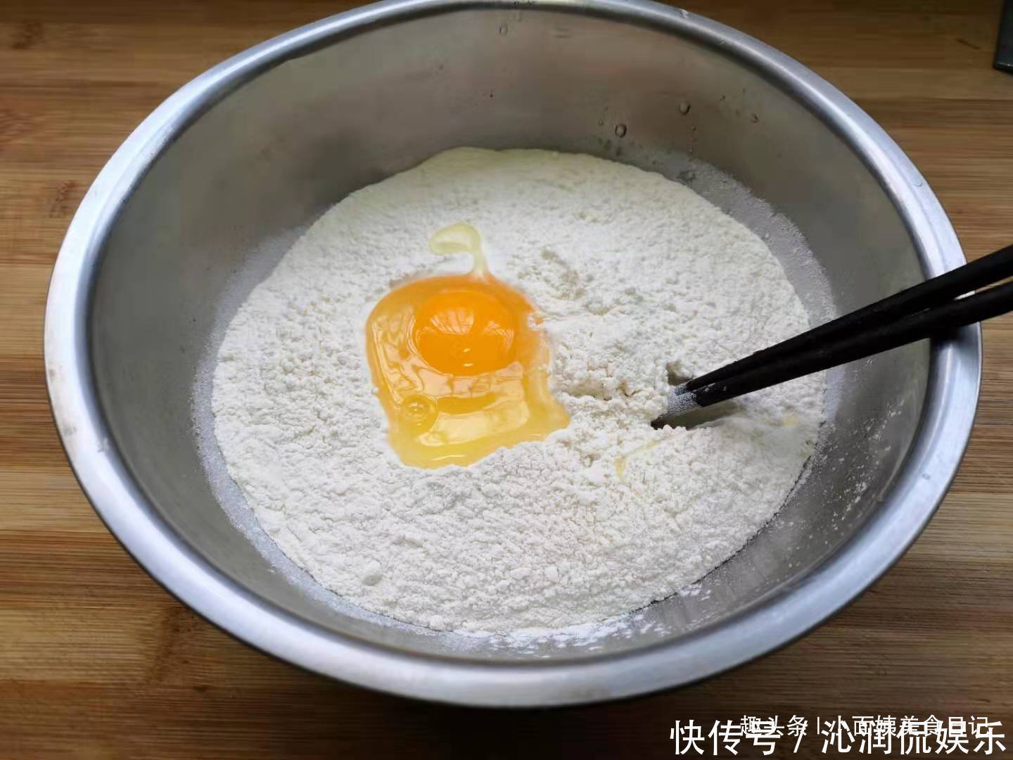 猪油|冬季,我家最爱这馅饼,又薄又软,一口气吃了四个还觉得不过瘾!