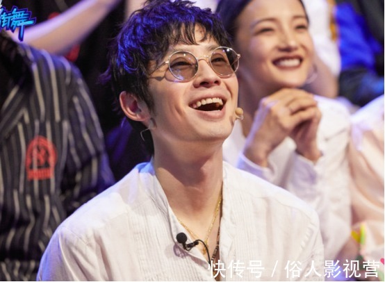 他跳舞总给人一种很快乐向上的力量,很有实力,也很棒