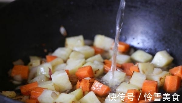 咖喱鸡翅做法，酱汁浓郁辛辣鲜香，连汁都可以拌饭