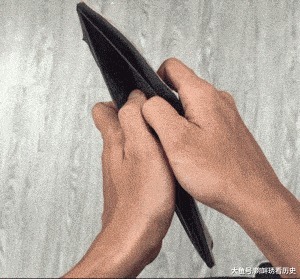 |搞笑GIF：妹子，你这太欺负人了，让你的粉丝情何以堪