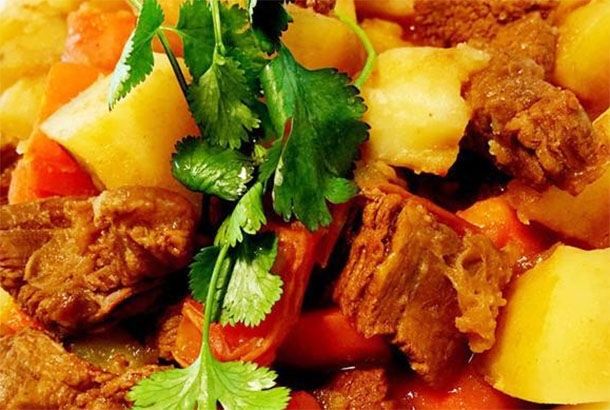 土豆炖牛腩|过几天就要小雪零下了开始下雪了，多吃暖身菜，开胃健脾身体棒