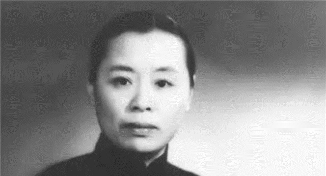 新潮流#徐志摩唯一高攀不起的女人,徐志摩飞机出事后,她养徐志摩全家