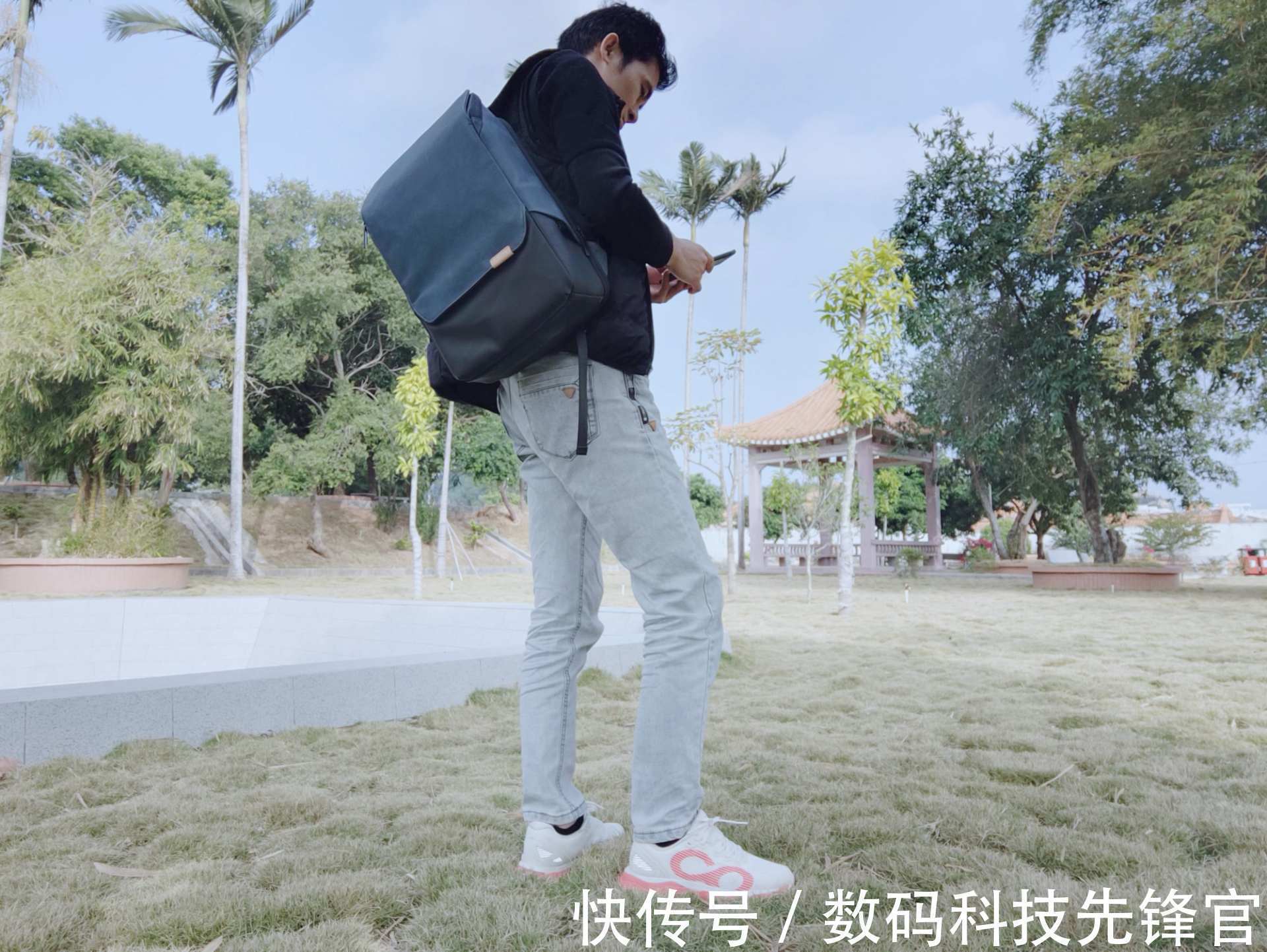 简约时尚 简约时尚,收纳包容乃大,用过最好用的双肩包
