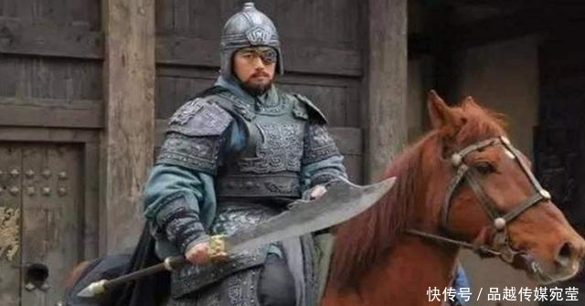 此人|此人外号虎痴，和三国最强6大武将都有过交手，2平4负稍逊一筹