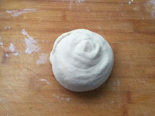 牛肉罩饼河北特色小吃，肉质肥美香醇，看着都能流口水