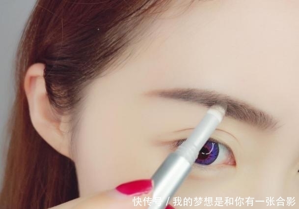 00后女神仿妆“王者貂蝉”，结果网友惊叹：这细节还原的也太像了