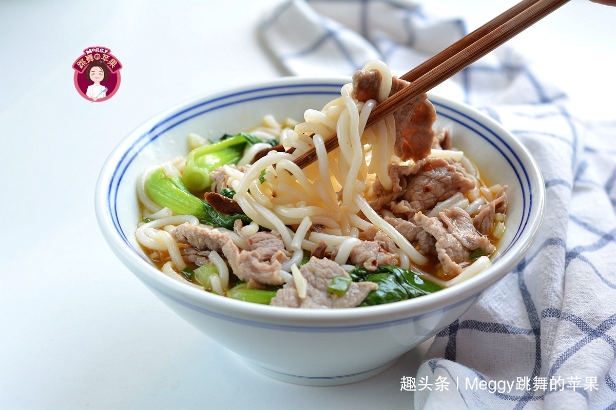 云南米线新吃法,简单营养,香辣过瘾,端上桌就秒光