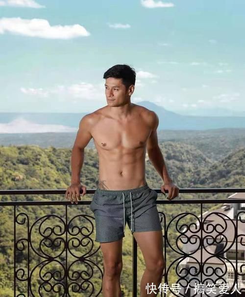 阳台上|亦静亦动的成熟型男,岁月给他的不只是沧桑,还有质感精壮的肌肉