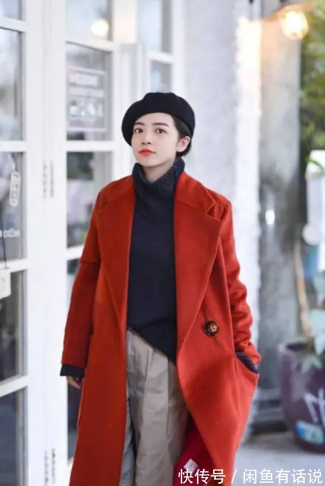 时髦|冬天穿“红色”更时髦,学三木母女这样搭,不扮嫩不显老更有气质