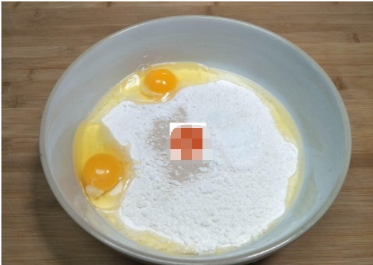 1斤面粉,2个鸡蛋,教你做空心小油条,蓬松柔软,做法简单快捷!