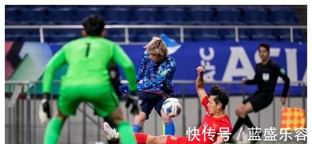 国足|从0比1到0比2!中国连续两战惜败日本,“虽败犹荣”!