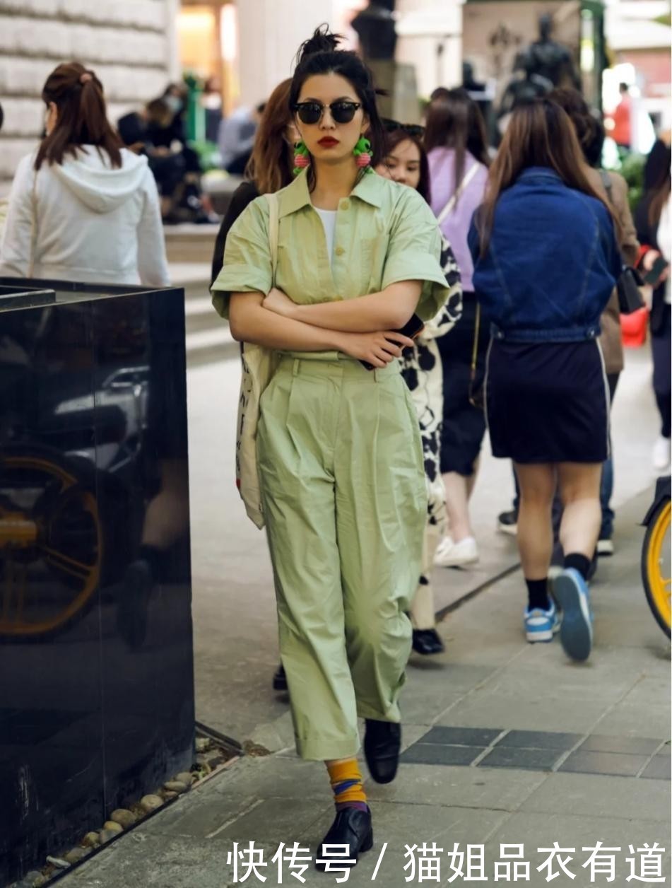 t恤|想不到,上海女孩这么会穿!简单衣服也穿出高级,时尚感吊打一片