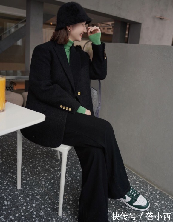 风衣 早春别急着买衣服,入手这3件外套搭配裤子就够了,时髦还高级!