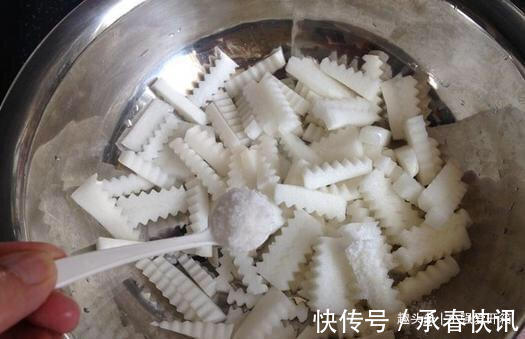 下饭|自己腌制的萝卜，脆甜酸辣，好吃又下饭