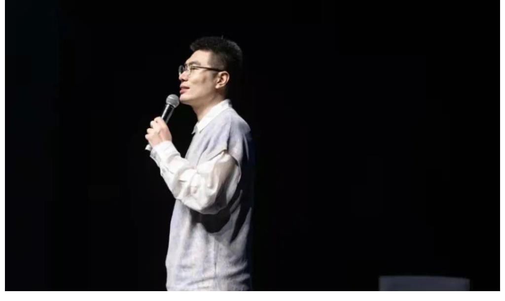 張博洋|《脫口秀大會》第四季落幕，周奇墨拿大王，憑的是什么？