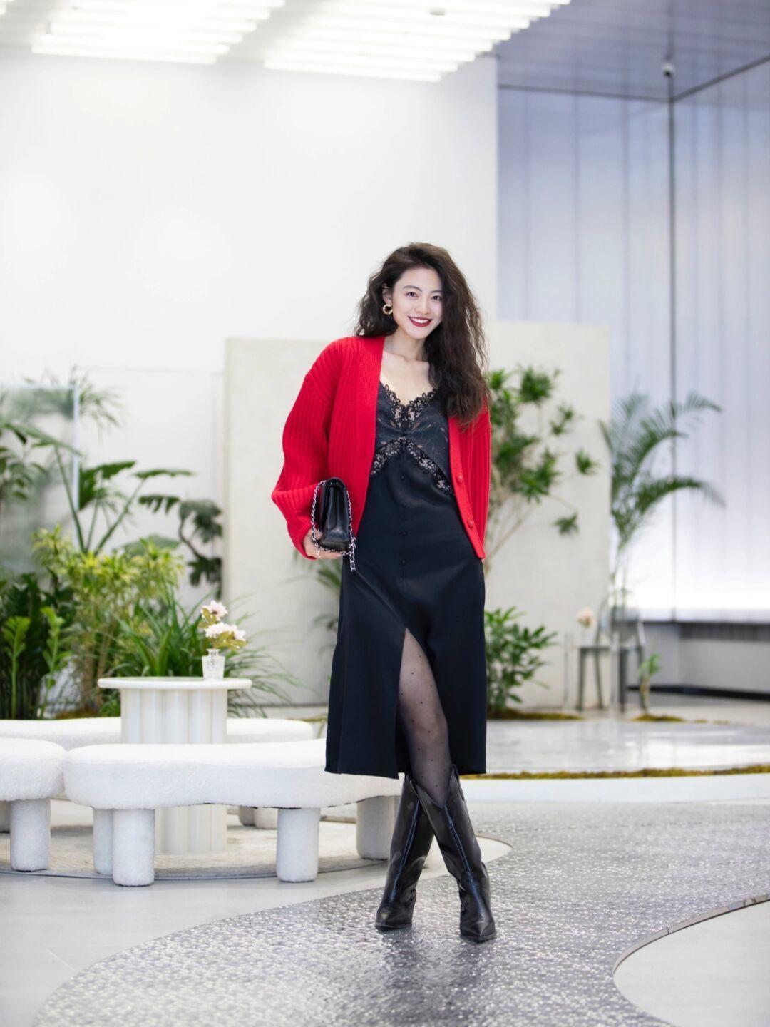 博主|气质是由内而外散发的,会穿“毛衣”很重要,美的像小姑娘