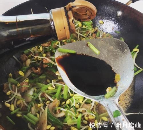 酱油|味精、鸡精和酱油,哪种调味品对身体伤害比较大,大部分人吃错了
