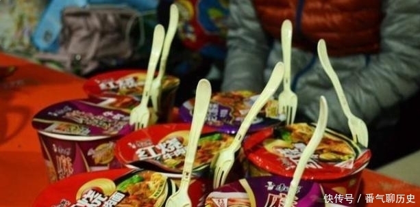 泡面|泡面为何是救灾首选,却不能作为军用干粮?道理很简单