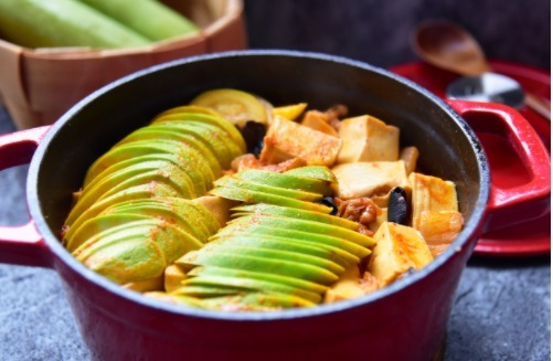 冬天|冬天吃这锅味美,比火锅简单省事,鲜美香辣,连汤汁拌饭都很好吃