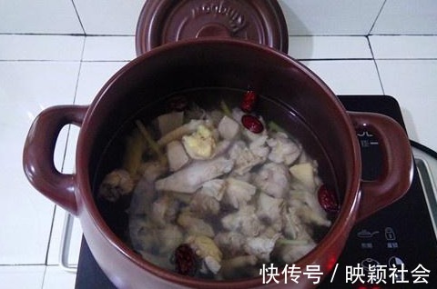 茶树菇|鸡汤不管怎么炖,2味料不要放,很多人不懂,难怪鸡汤又腥又难喝