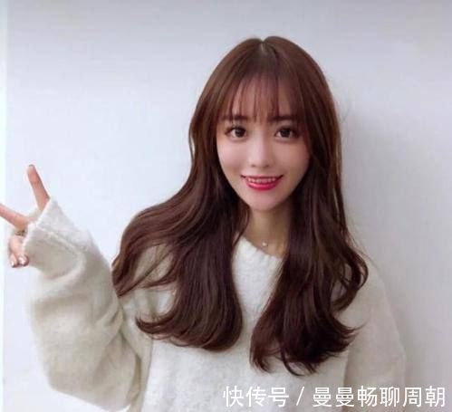 头发|女孩子刚洗完头,若是努力做到“3点”,秀发能“迷倒一片小哥哥”!