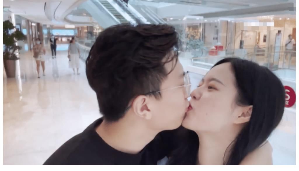 劉嘉越|朋友圈上百位異性，同時聯系三四位男生？他們現在很甜蜜！