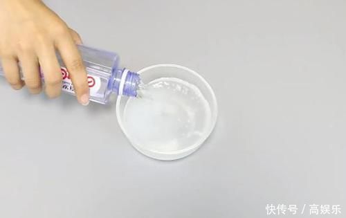 每次洗衣服时滴一滴它,不用搓就能干净如新,可惜知道的人不多