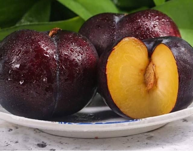 水果|适合冰冻的5种水果,西瓜只能算一般,最后一个口感堪比奶油雪糕