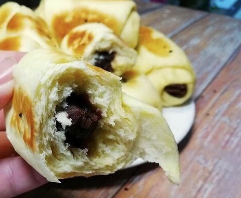 3杯面粉,打入3个鸡蛋,不用烤箱,做出孩子最爱的小面包,好吃