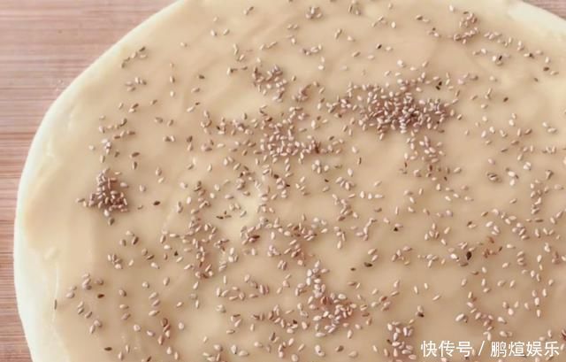 一个鸡蛋一碗面粉,做出小时候的美味小零食,不烤不炸吃得更健康